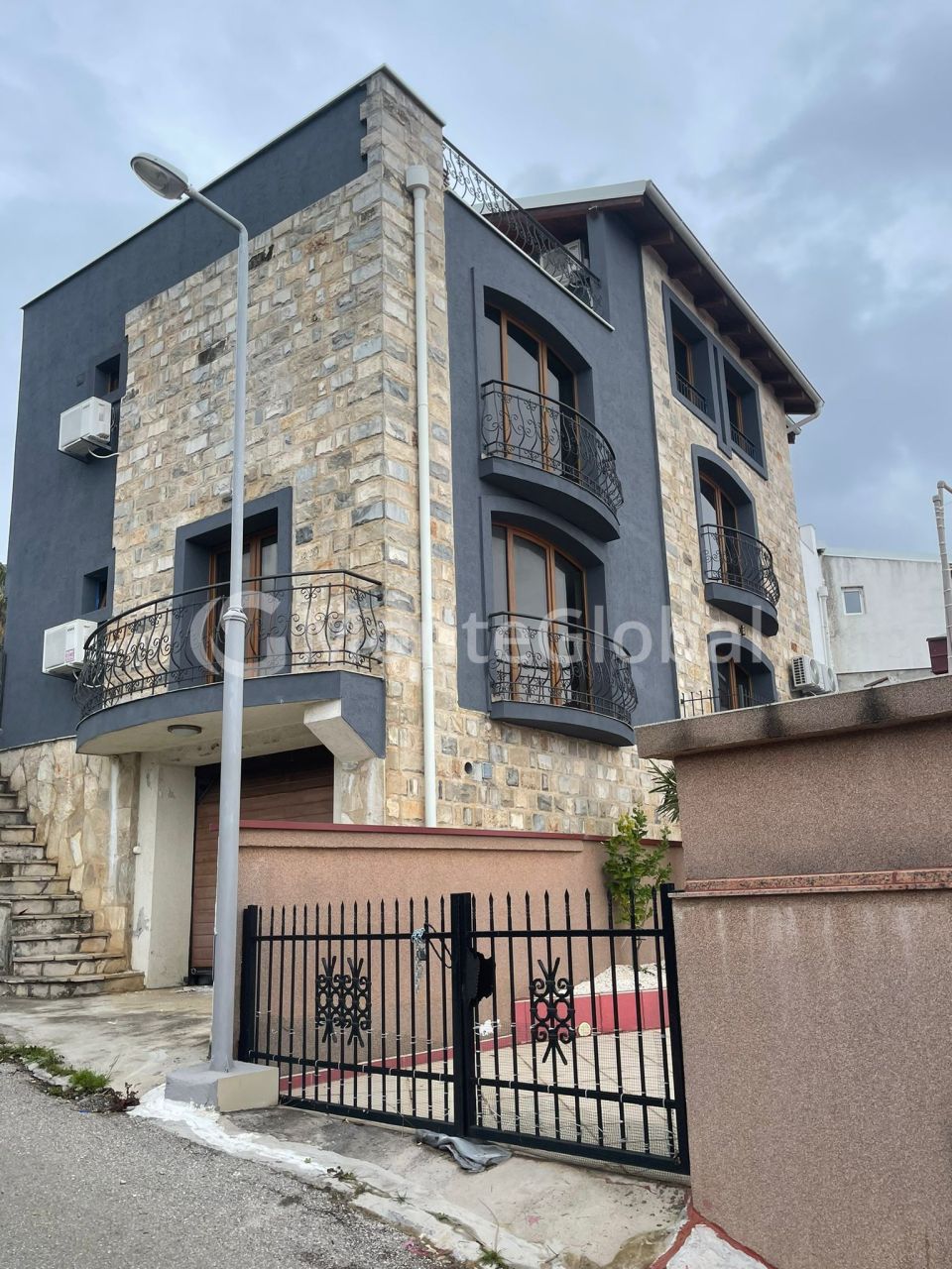 House in Becici, Montenegro, 307 m² - picture 1
