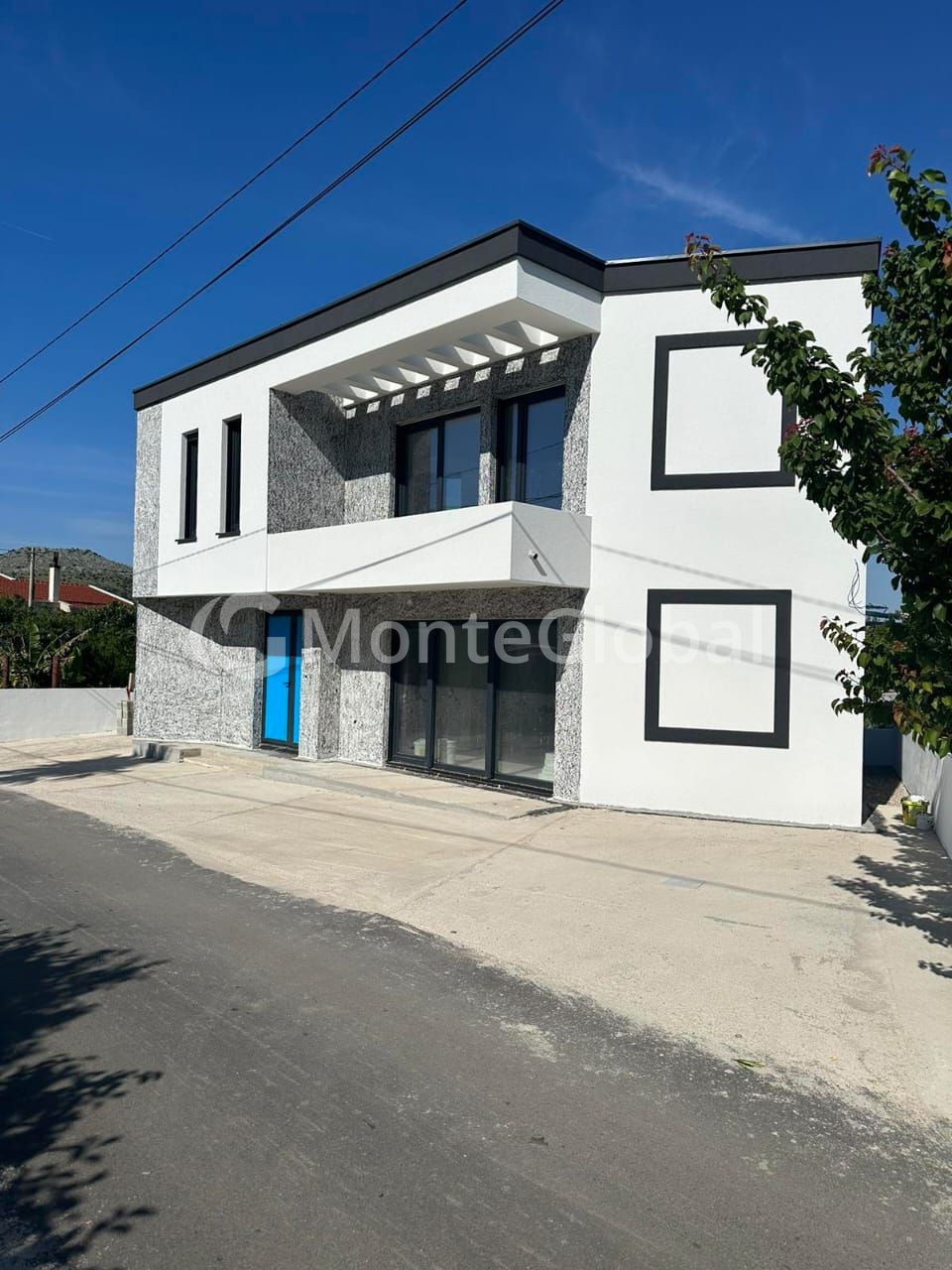 Haus in Bar, Montenegro, 100 m² - Foto 1