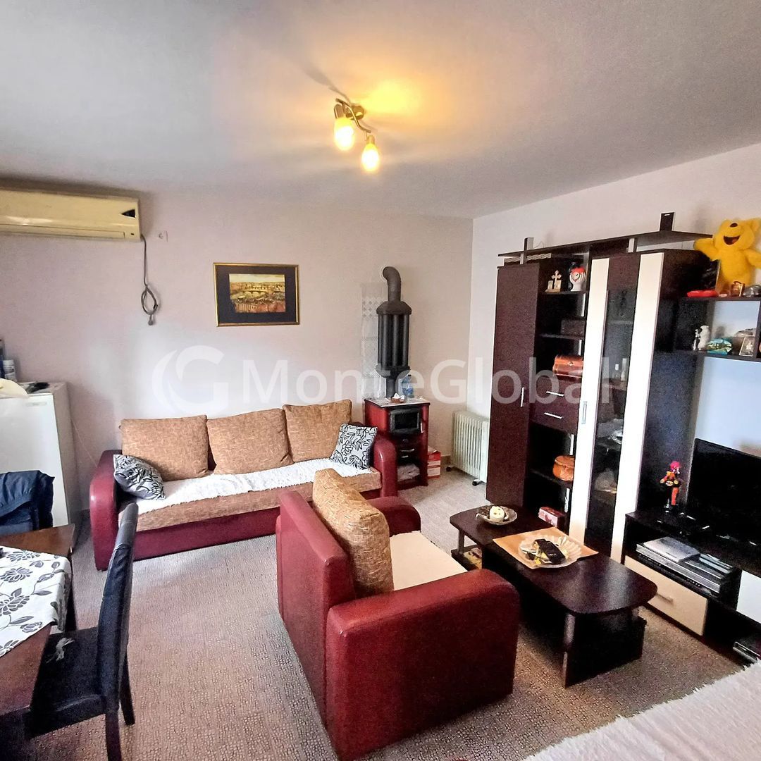 Maison à Sutomore, Monténégro, 95 m² - image 1
