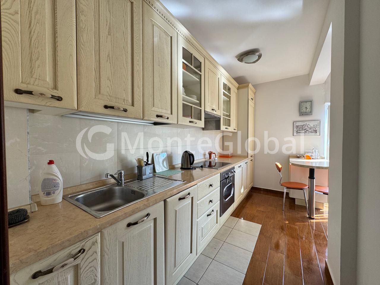 Wohnung in Petrovac, Montenegro, 75 m² - Foto 1
