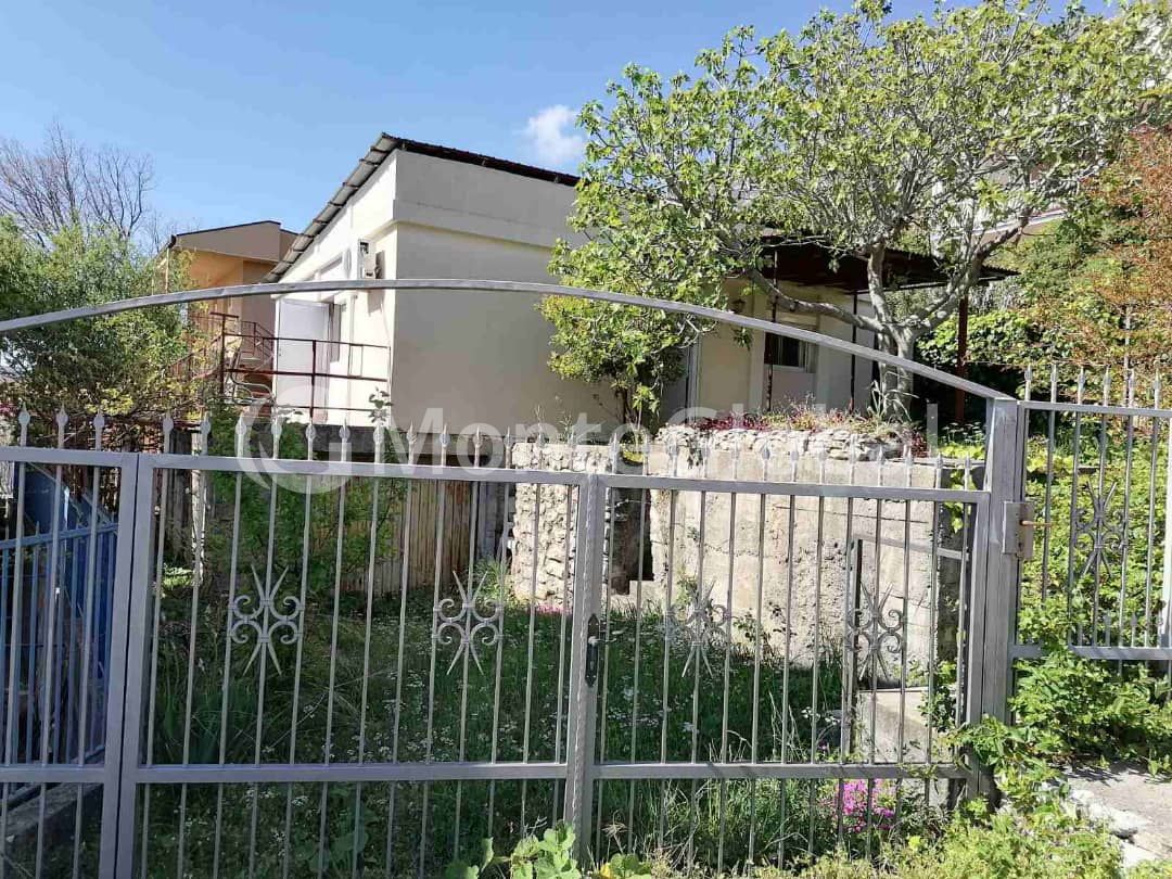 Maison à Sutomore, Monténégro, 80 m² - image 1