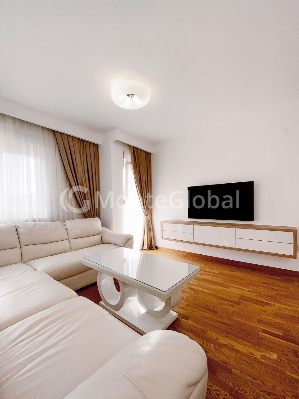 Piso en Podgorica, Montenegro, 65 m² - imagen 1
