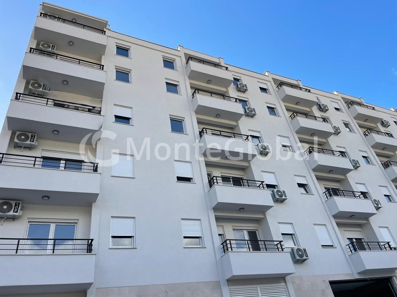 Piso en Budva, Montenegro, 45 m² - imagen 1