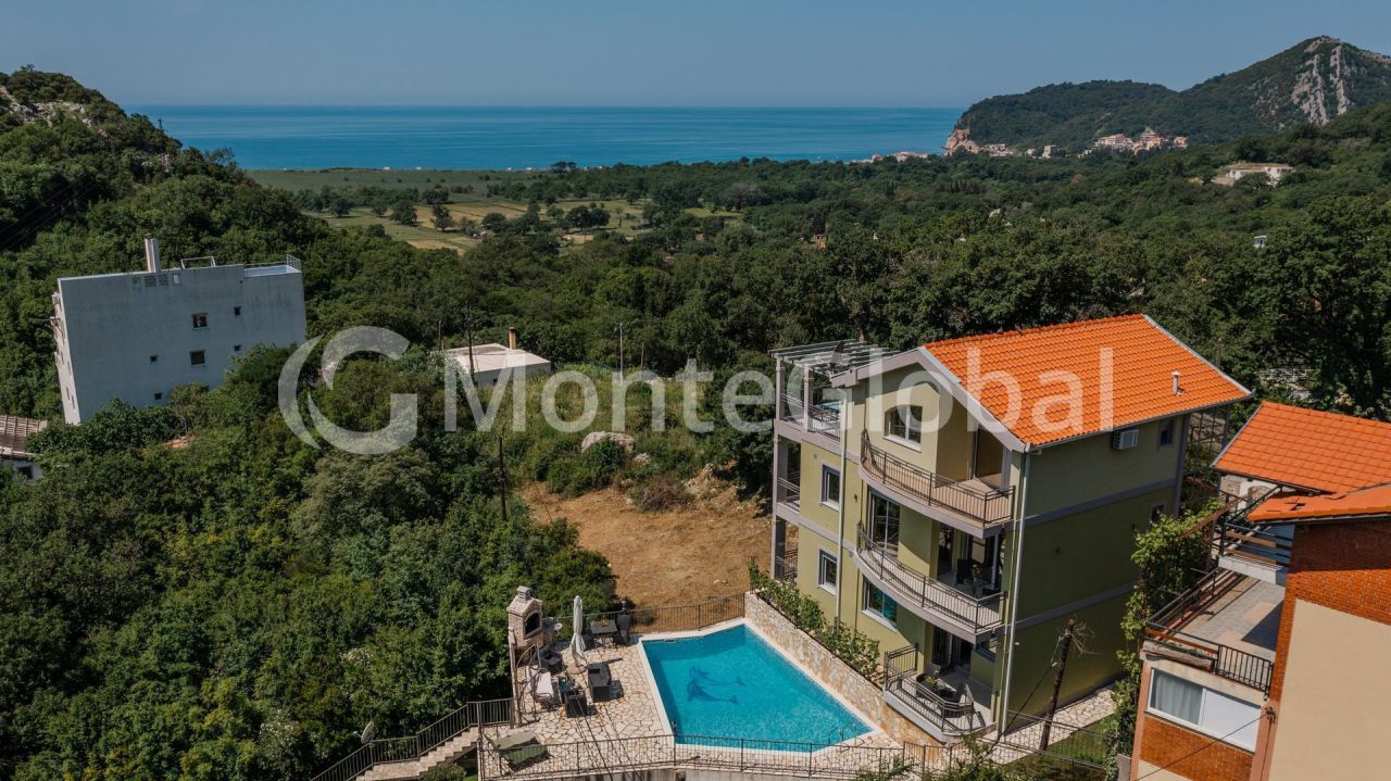 Villa à Buljarica, Monténégro, 690 m² - image 1