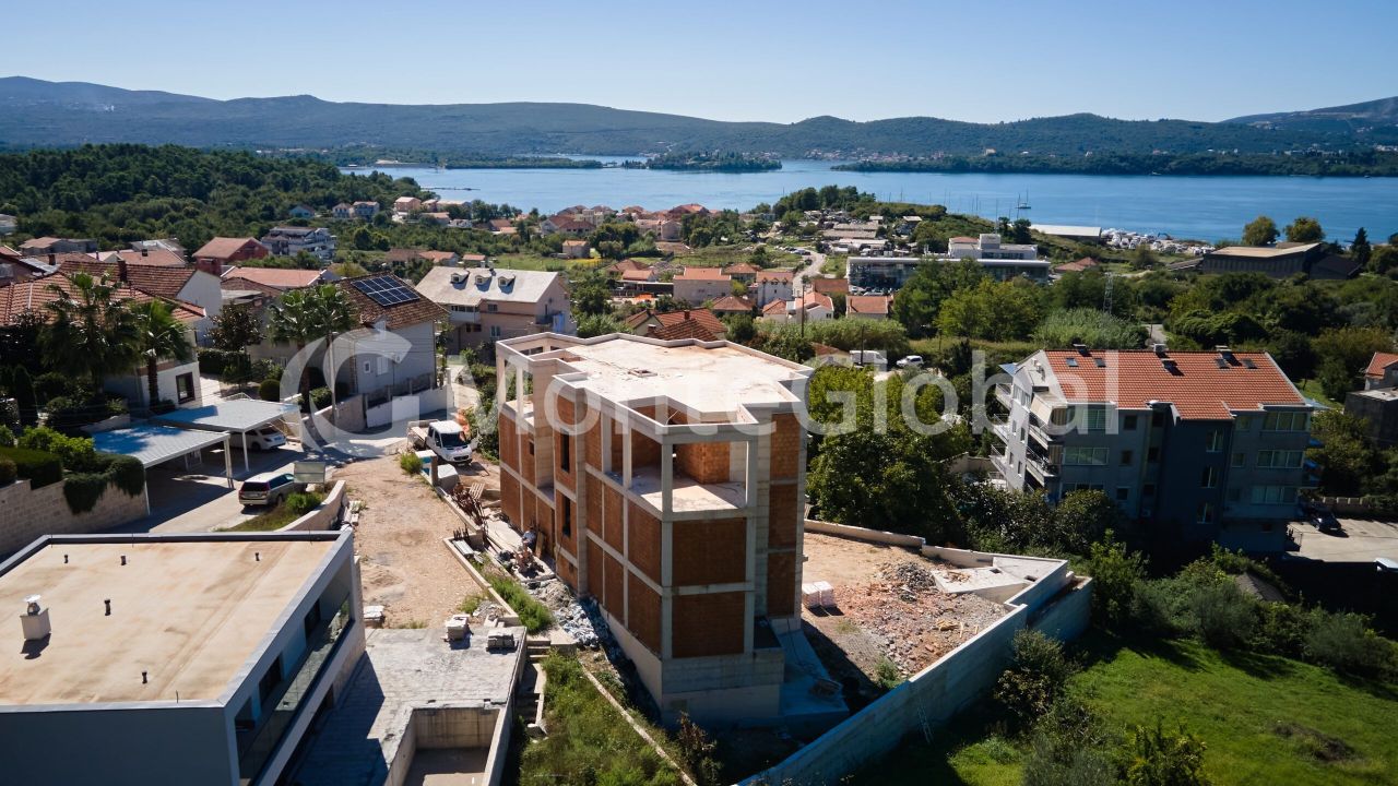 Flat in Tivat, Montenegro, 27.6 m² - picture 1