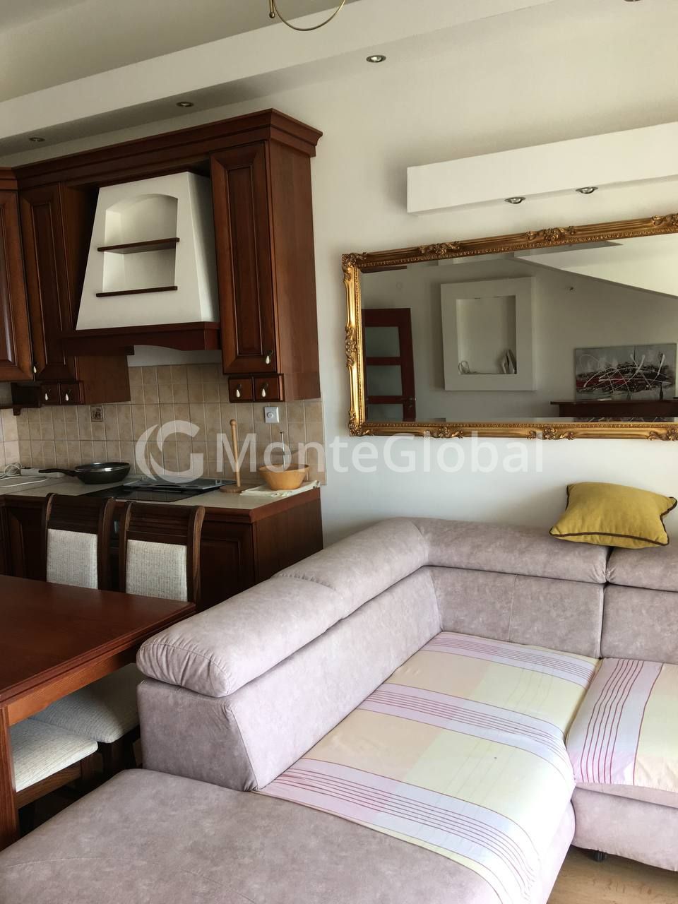 Flat in Petrovac, Montenegro, 50 m² - picture 1