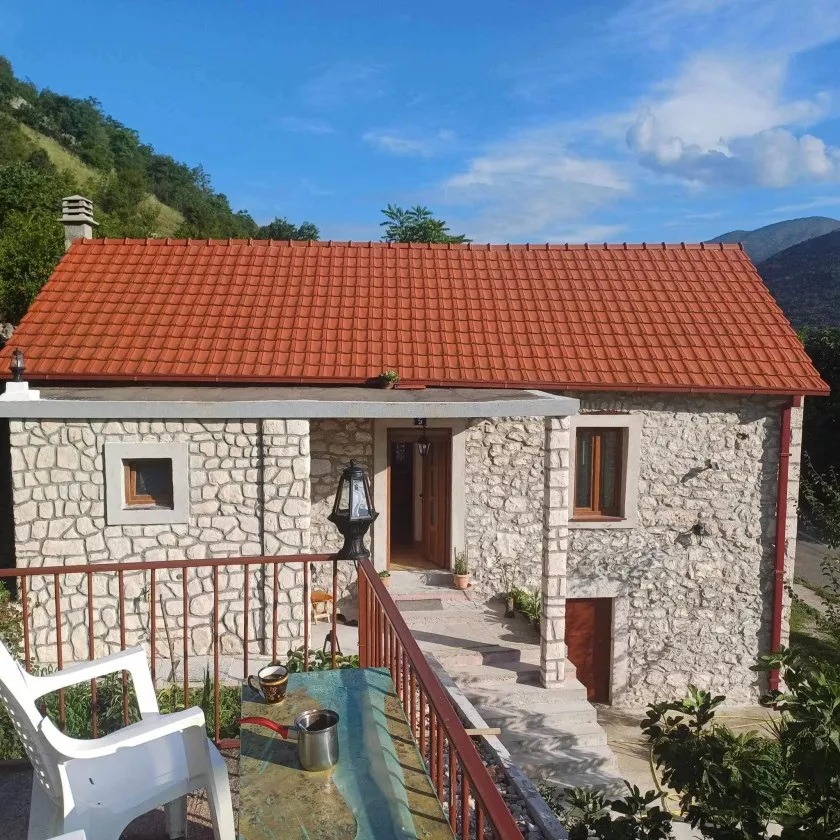 Casa en Danilovgrad, Montenegro, 90 m² - imagen 1