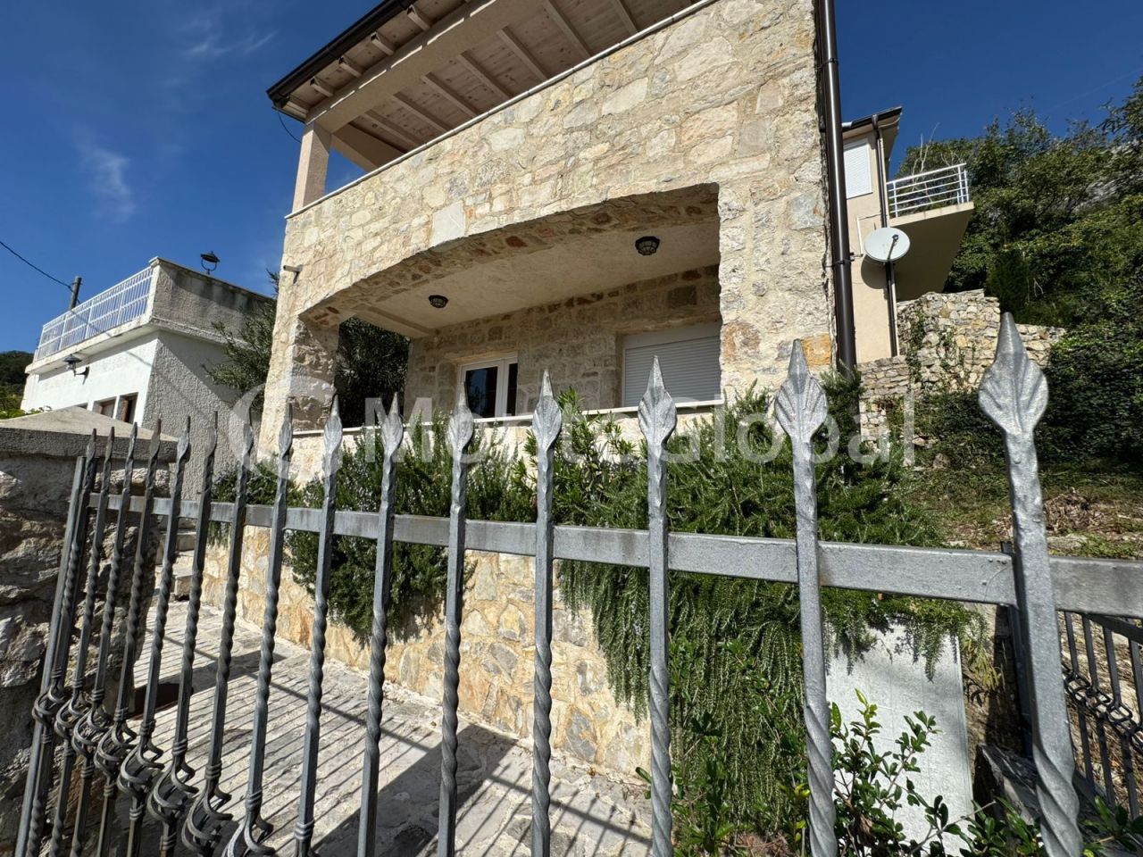 Haus in Buljarica, Montenegro, 241 m² - Foto 1