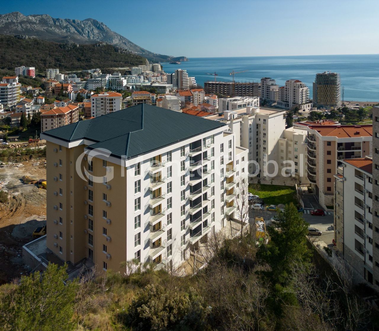 Piso en Becici, Montenegro, 56 m² - imagen 1