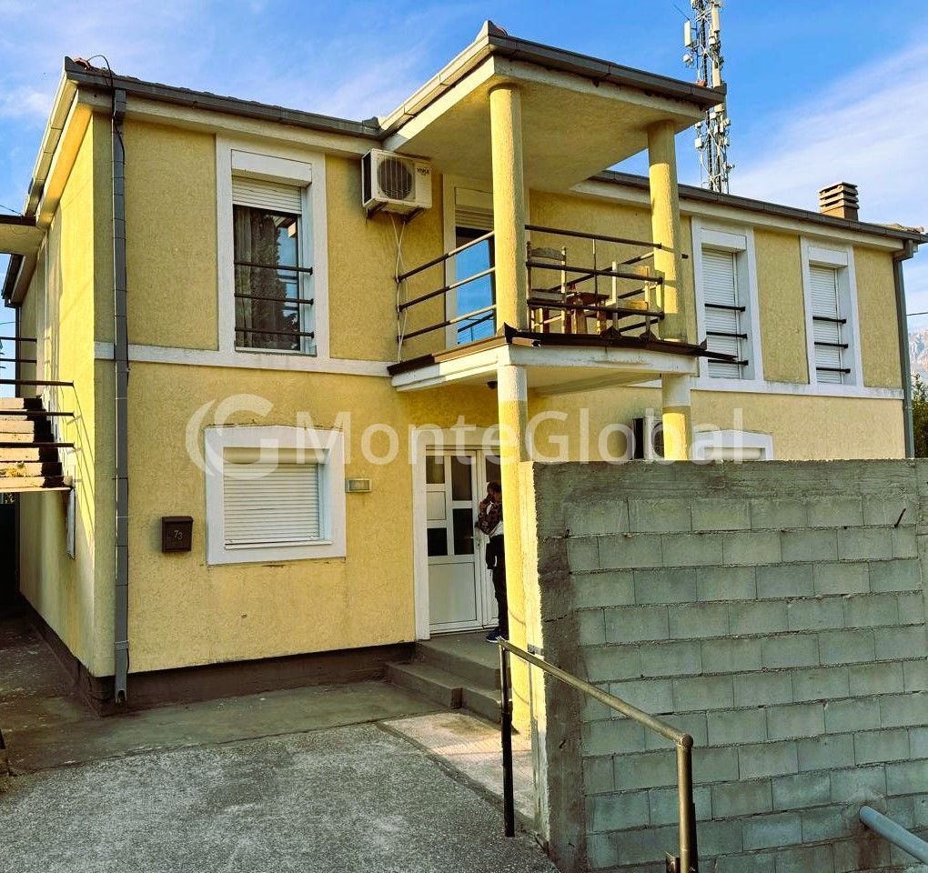 House in Bar, Montenegro, 180 m² - picture 1