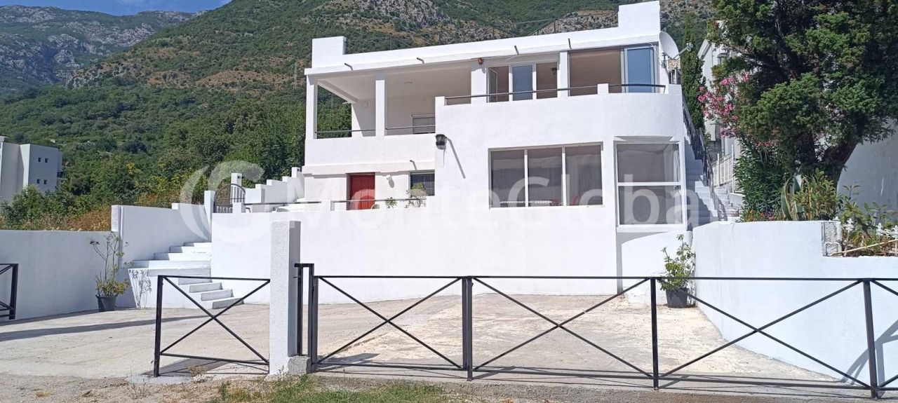 House in Sutomore, Montenegro, 170 m² - picture 1