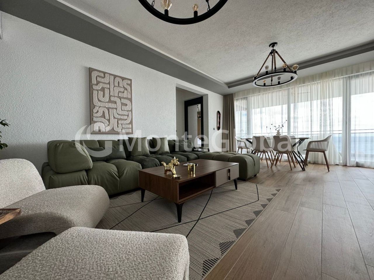 Wohnung in Sveti Stefan, Montenegro, 139 m² - Foto 1