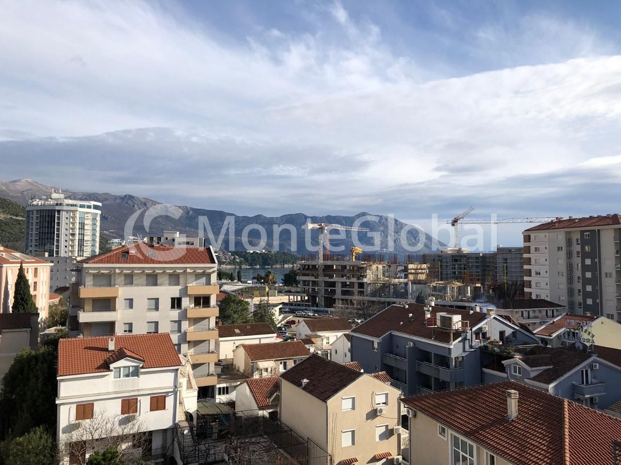 Piso en Budva, Montenegro, 87 m² - imagen 1
