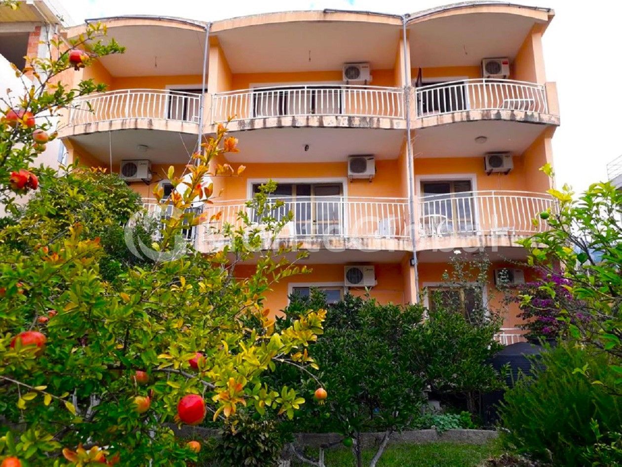 House in Bar, Montenegro, 280 m² - picture 1