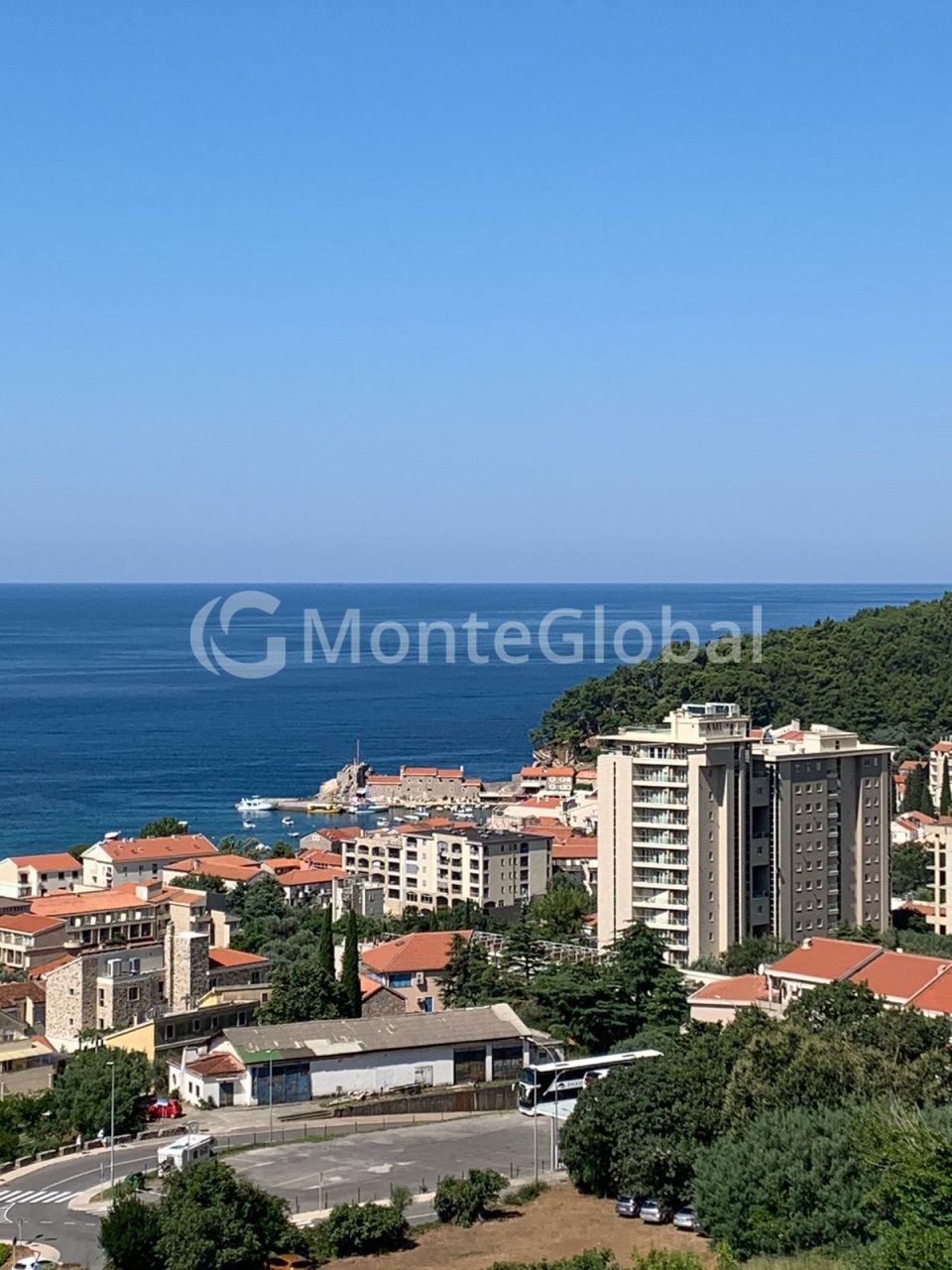 Appartement à Petrovac, Monténégro, 45 m² - image 1