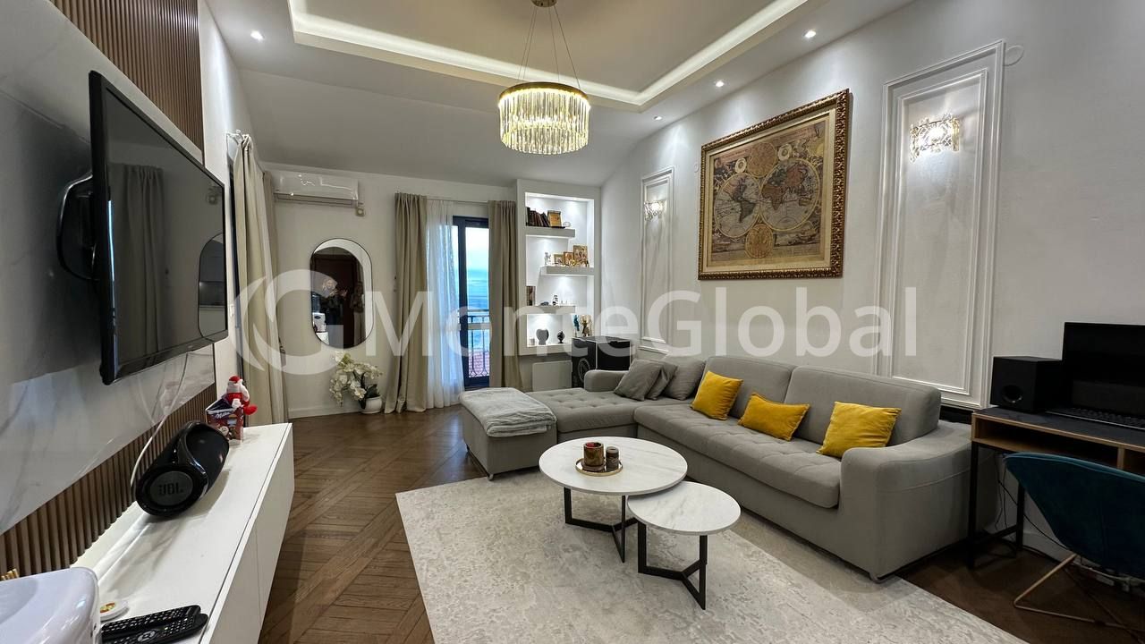 Piso en Budva, Montenegro, 56 m² - imagen 1