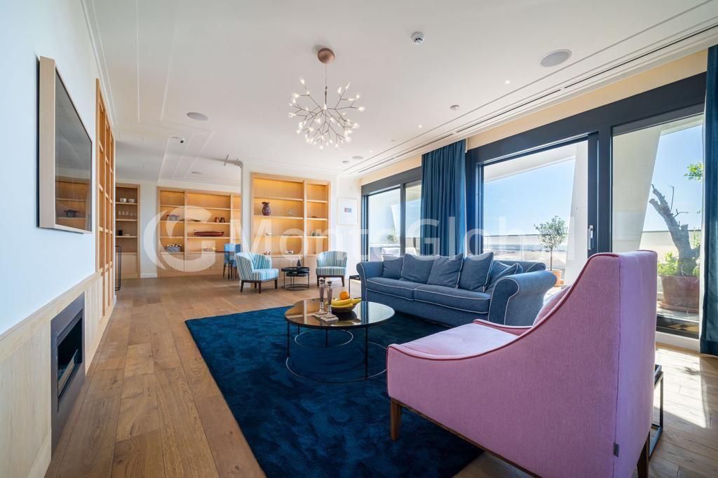 Flat in Bar, Montenegro, 248 m² - picture 1