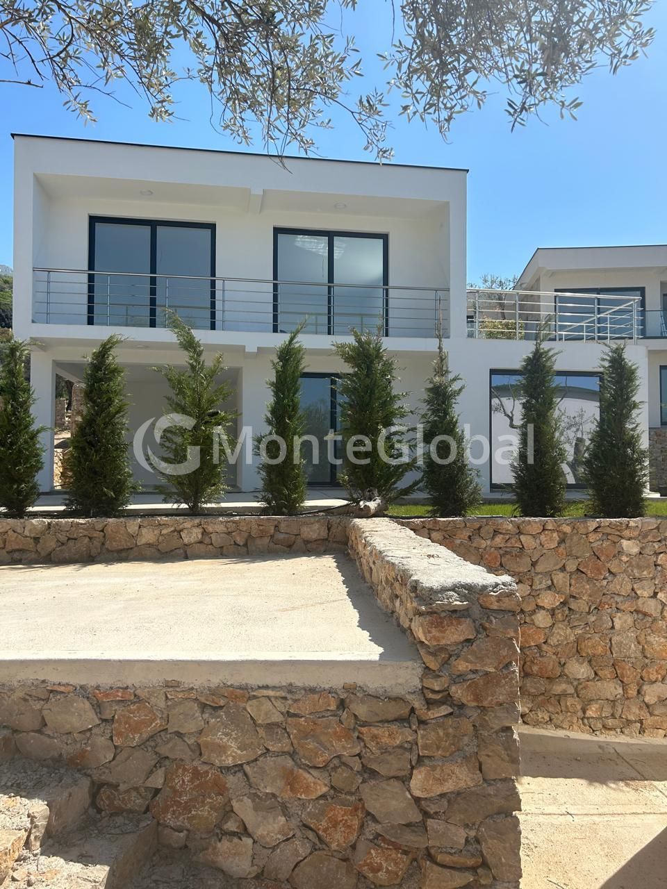 House in Bar, Montenegro, 174 m² - picture 1