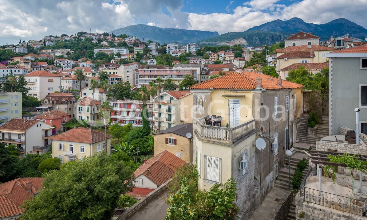 Haus Herceg Novi, Montenegro, 65 m² - Foto 1