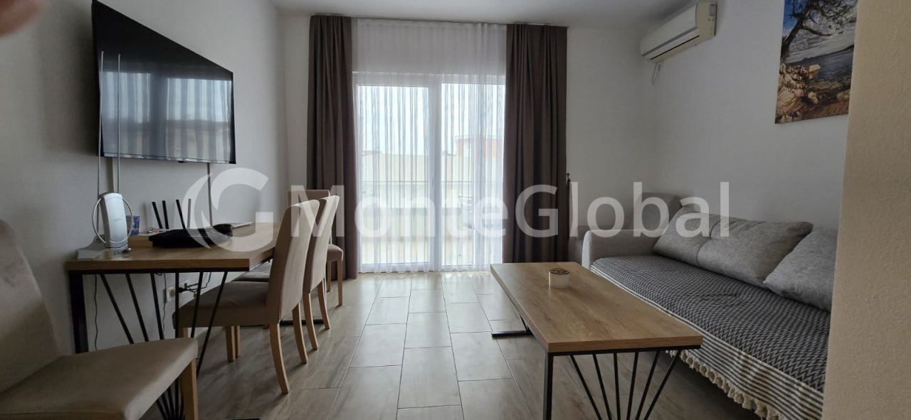 Piso en Dobra Voda, Montenegro, 61 m² - imagen 1