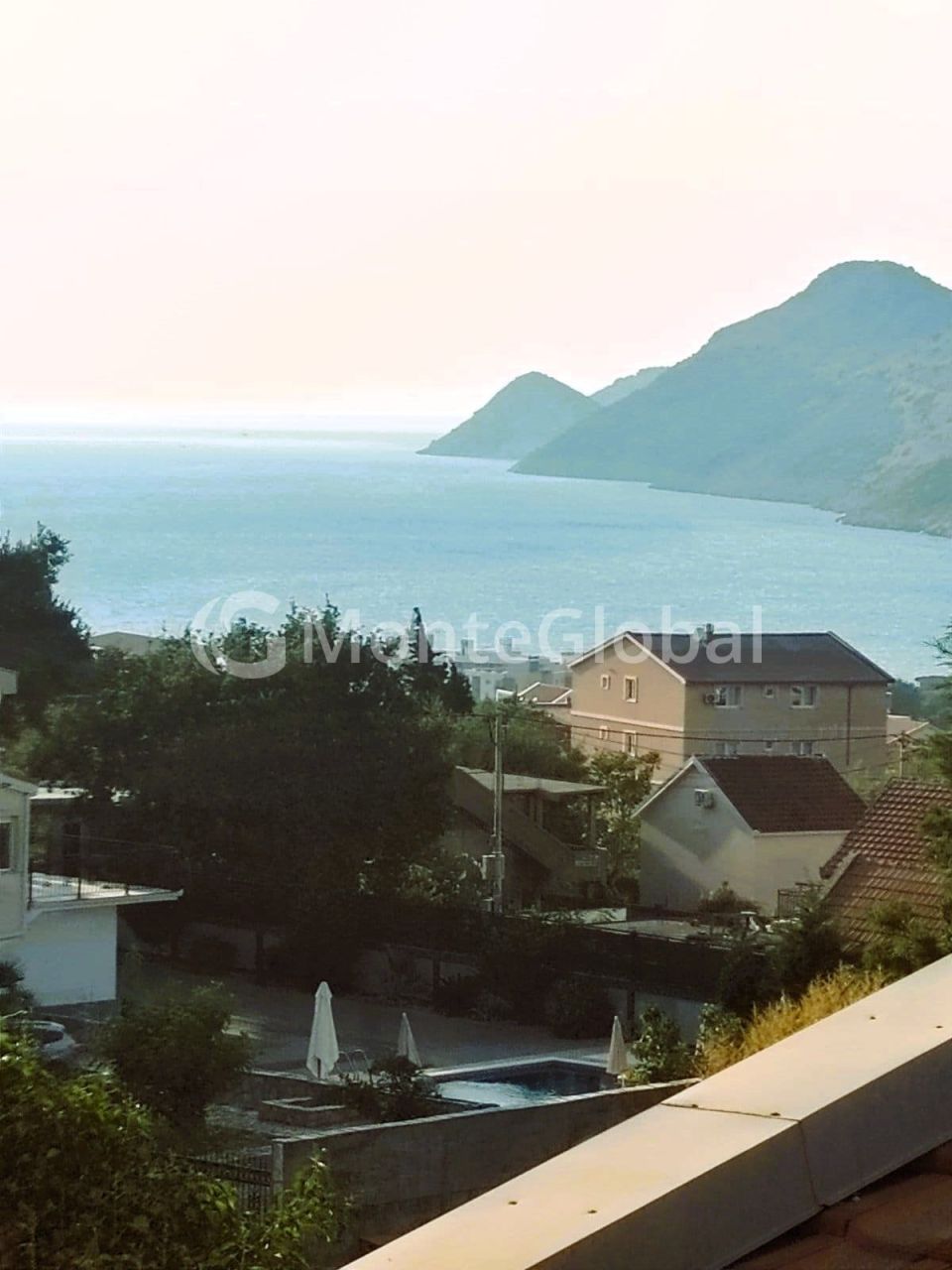 Casa en Dobra Voda, Montenegro, 120 m² - imagen 1