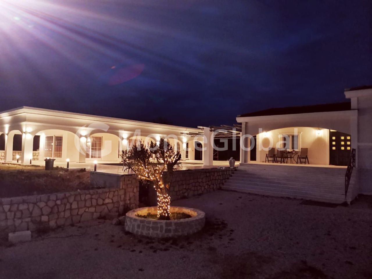 Villa à Ulcinj, Monténégro, 270 m² - image 1