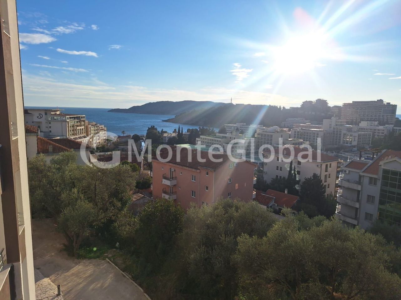 Wohnung in Becici, Montenegro, 86 m² - Foto 1