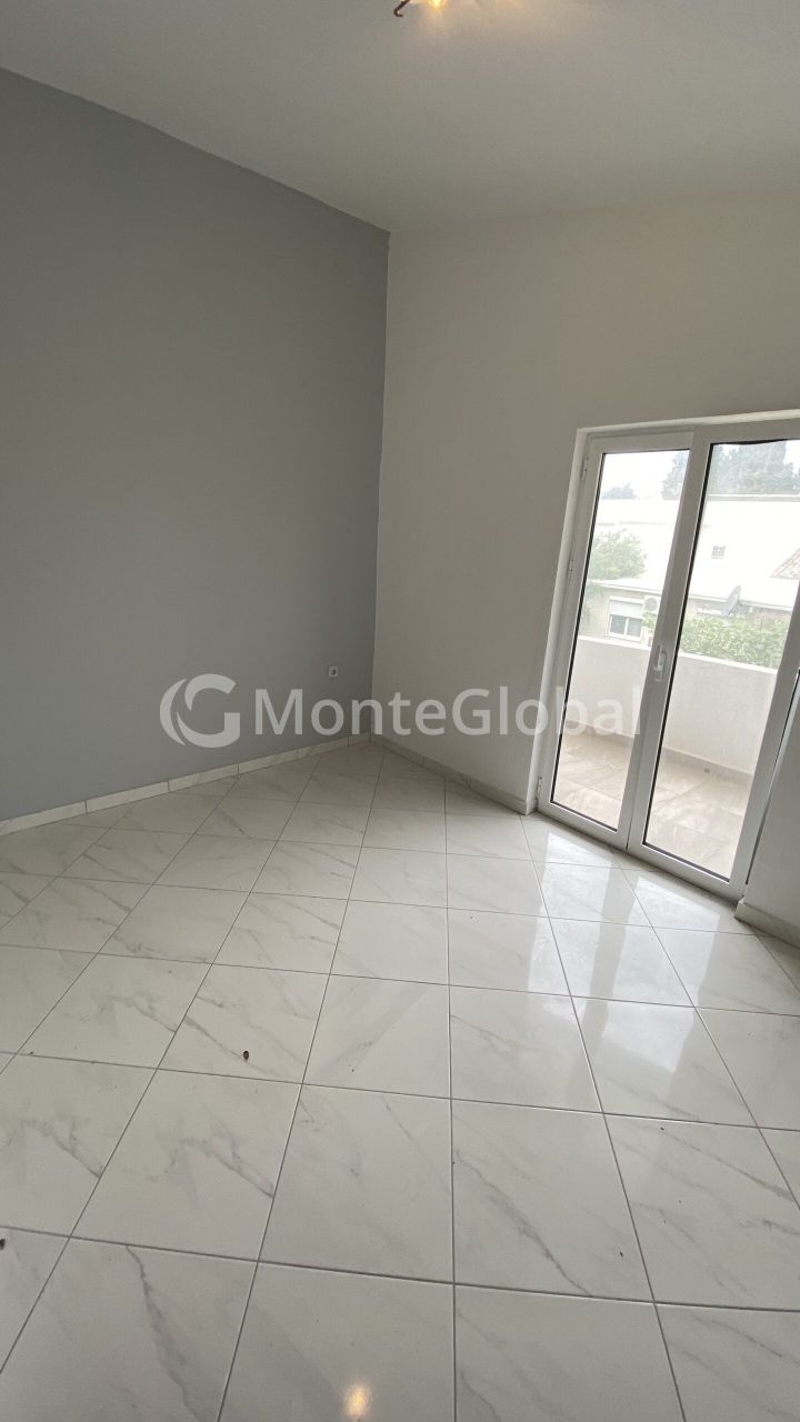 Flat in Bar, Montenegro, 36 m² - picture 2