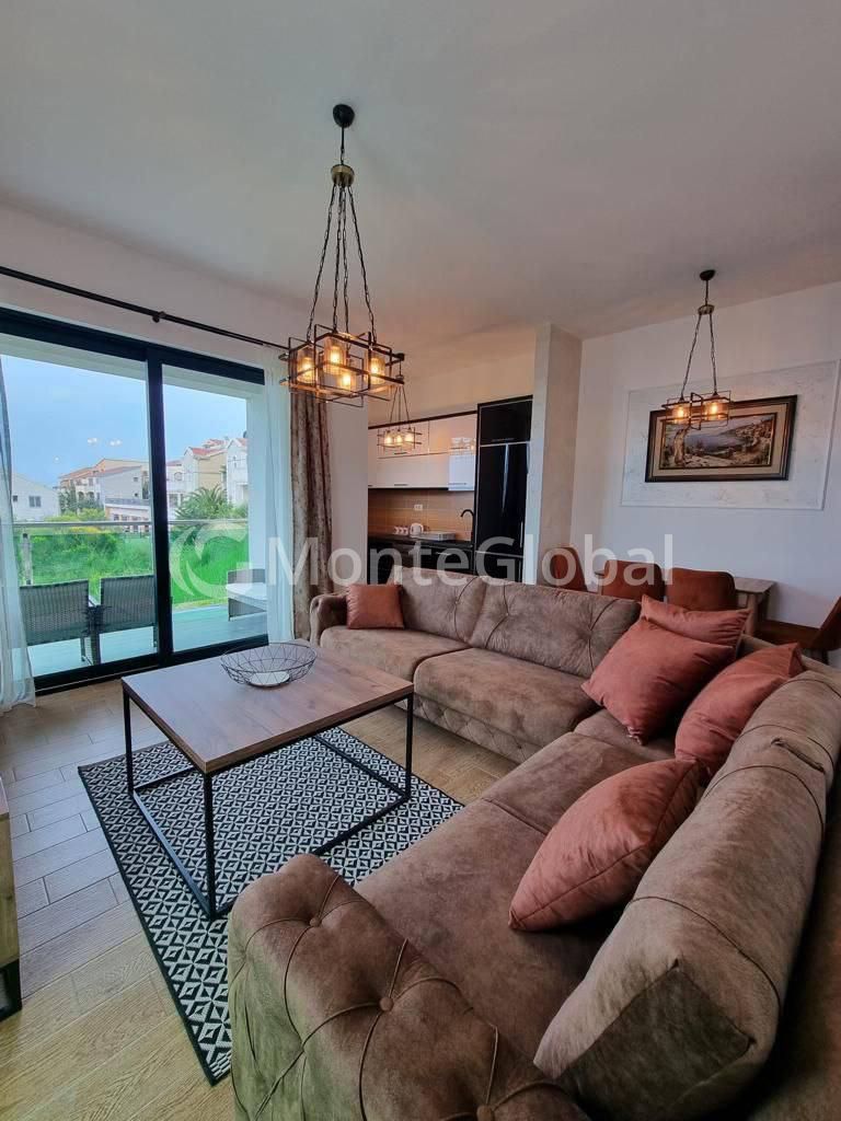 Flat in Becici, Montenegro, 72 m² - picture 2