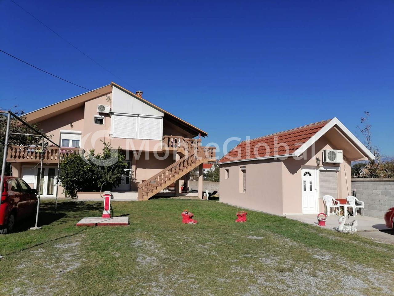 Casa en Podgorica, Montenegro, 350 m² - imagen 2