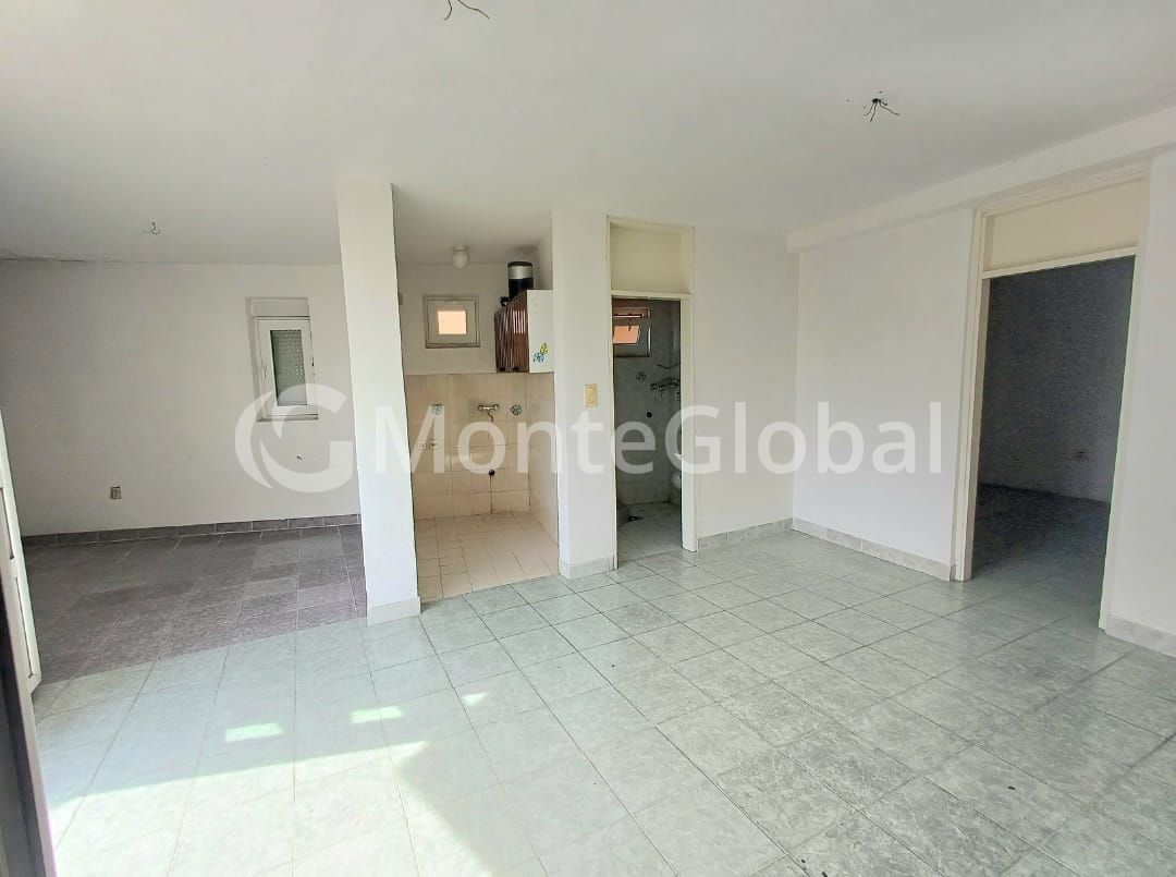 Piso en Sutomore, Montenegro, 48 m² - imagen 2
