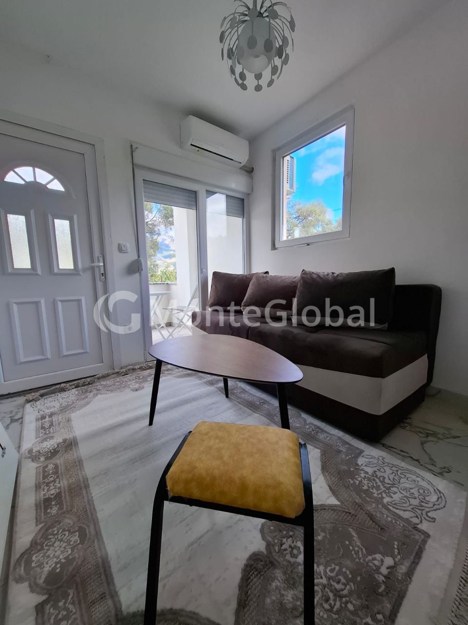 Flat in Bar, Montenegro, 33 m² - picture 2