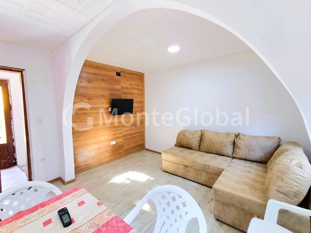 Maison à Sutomore, Monténégro, 56 m² - image 2