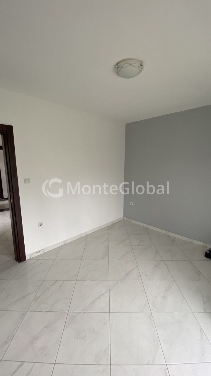 Flat in Bar, Montenegro, 36 m² - picture 3