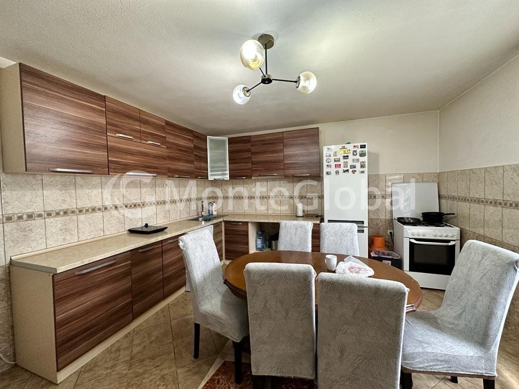 Haus in Bar, Montenegro, 200 m² - Foto 3