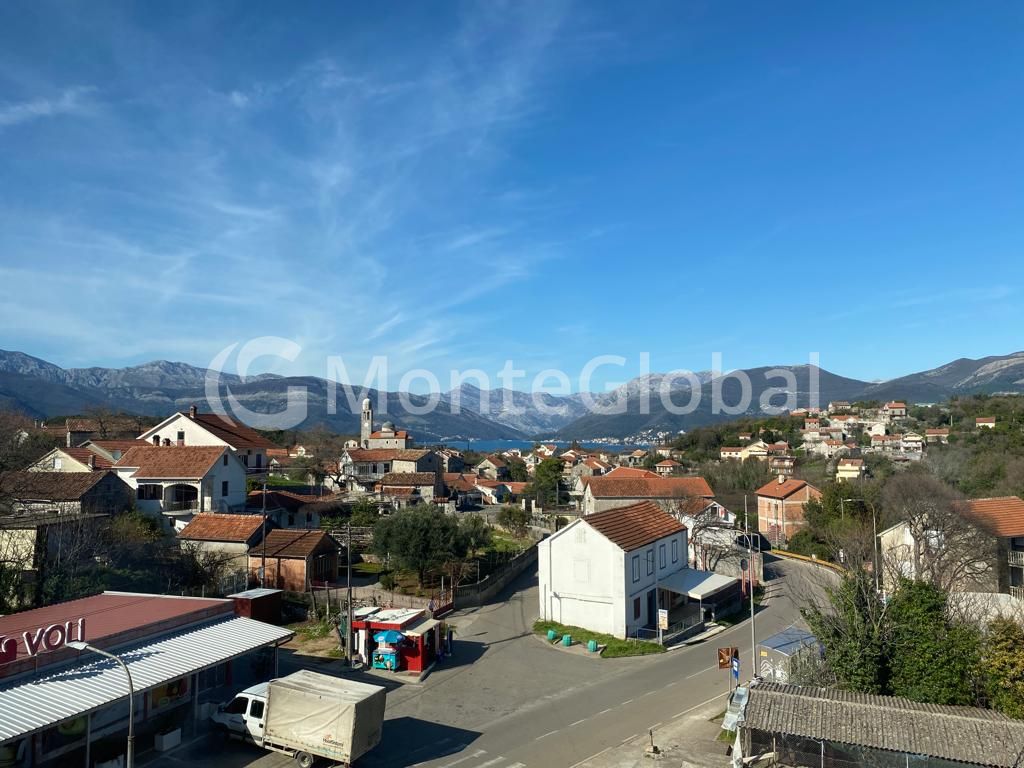 Flat in Tivat, Montenegro, 25 m² - picture 3