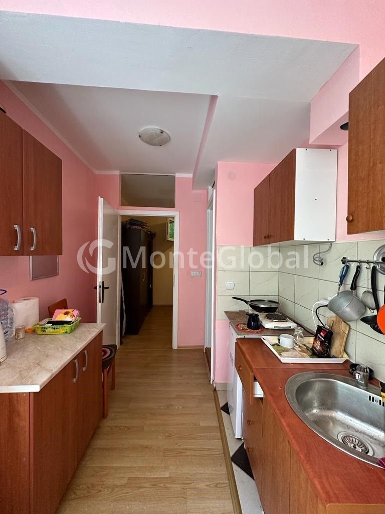 Flat in Igalo, Montenegro, 45 m² - picture 3