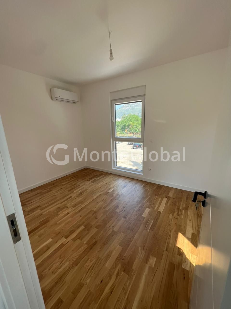 Flat in Bar, Montenegro, 45 m² - picture 3