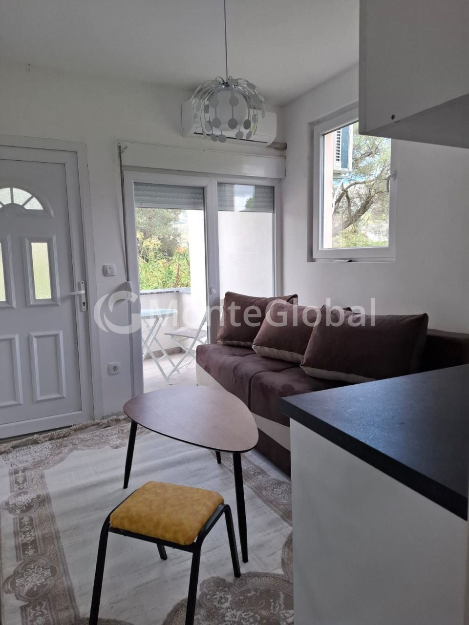 Flat in Bar, Montenegro, 33 m² - picture 3