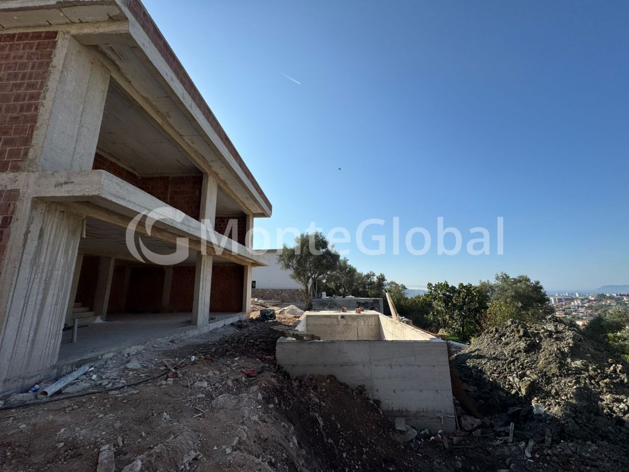 Haus in Bar, Montenegro, 180 m² - Foto 3