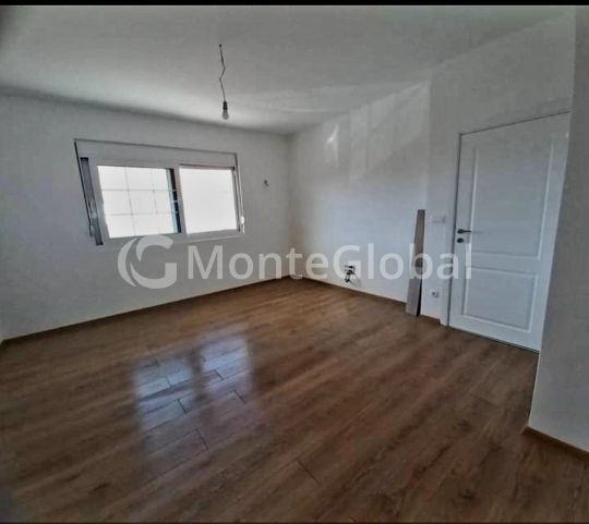 Maison à Dobra Voda, Monténégro, 88 m² - image 1