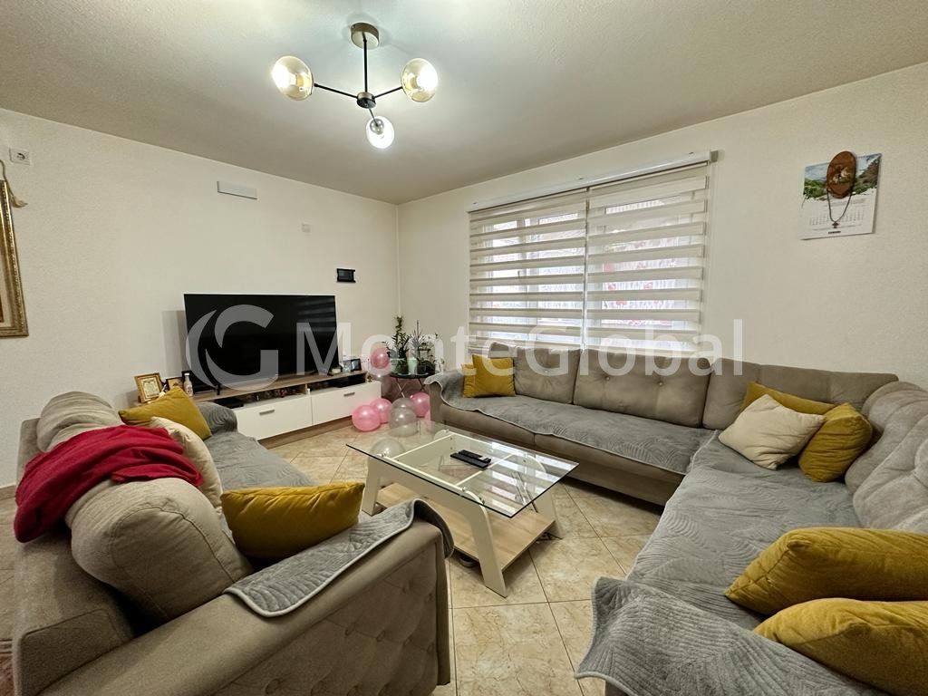 Haus in Bar, Montenegro, 200 m² - Foto 4