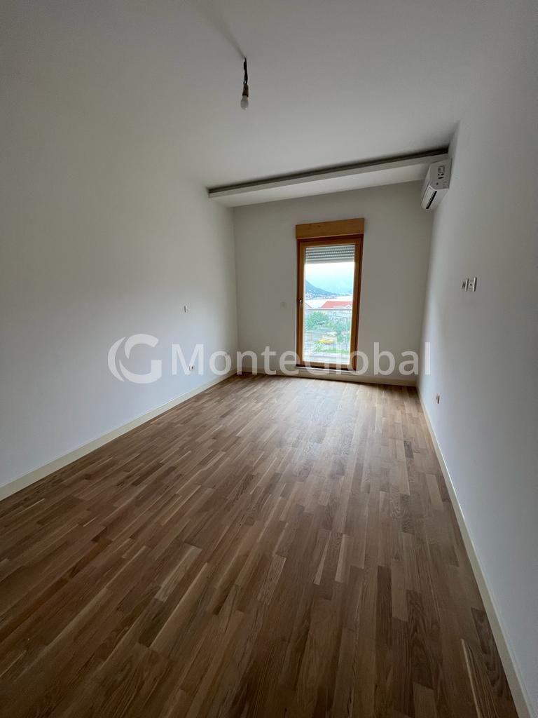 Flat in Dobrota, Montenegro, 60 m² - picture 4