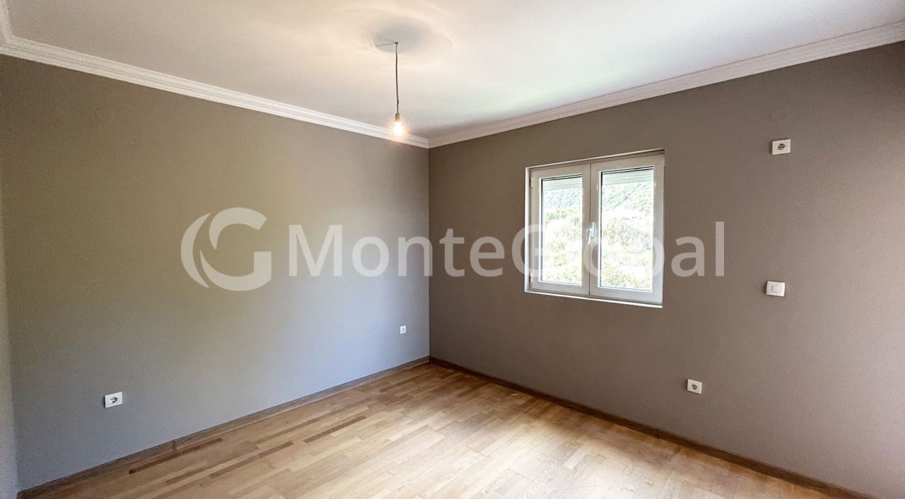 Piso en Kotor, Montenegro, 80 m² - imagen 4