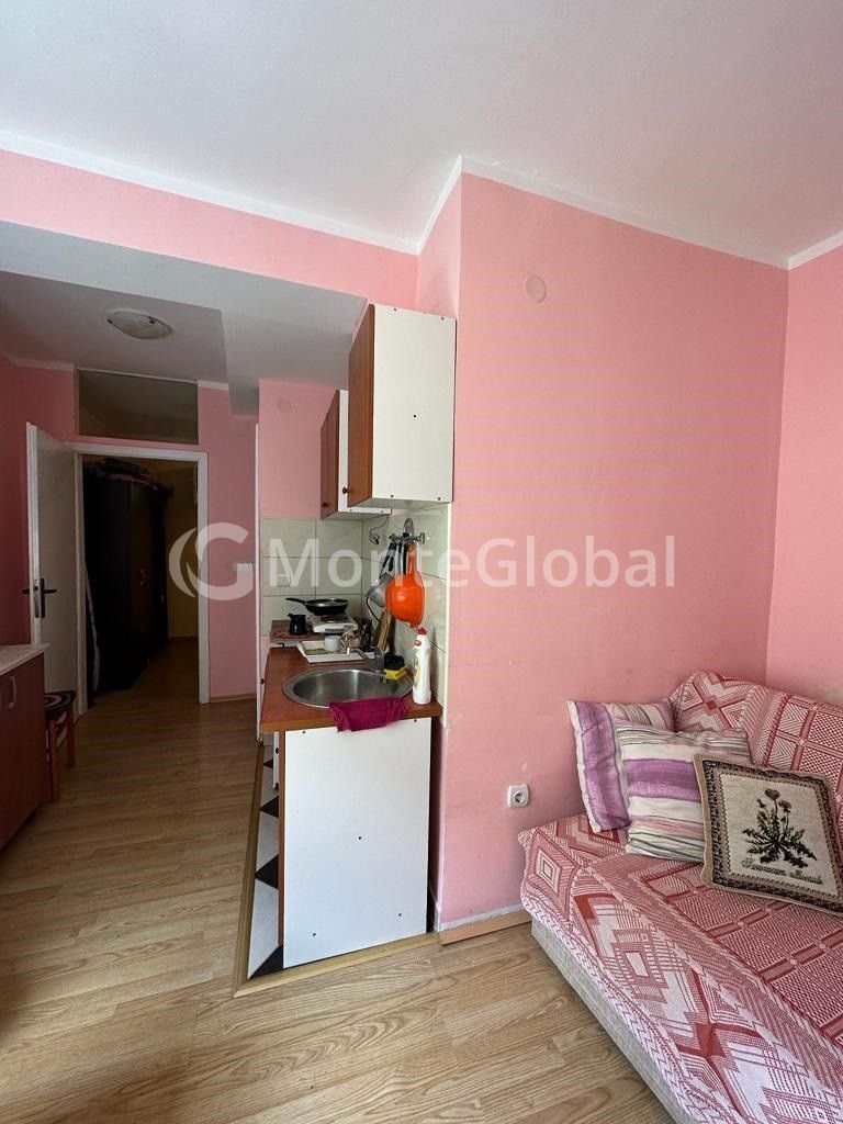 Flat in Igalo, Montenegro, 45 m² - picture 4