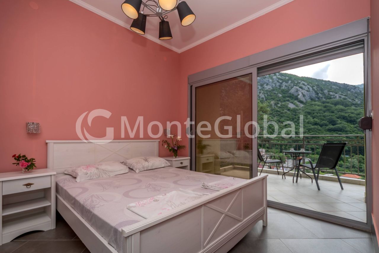 Villa in Buljarica, Montenegro, 690 m² - picture 6