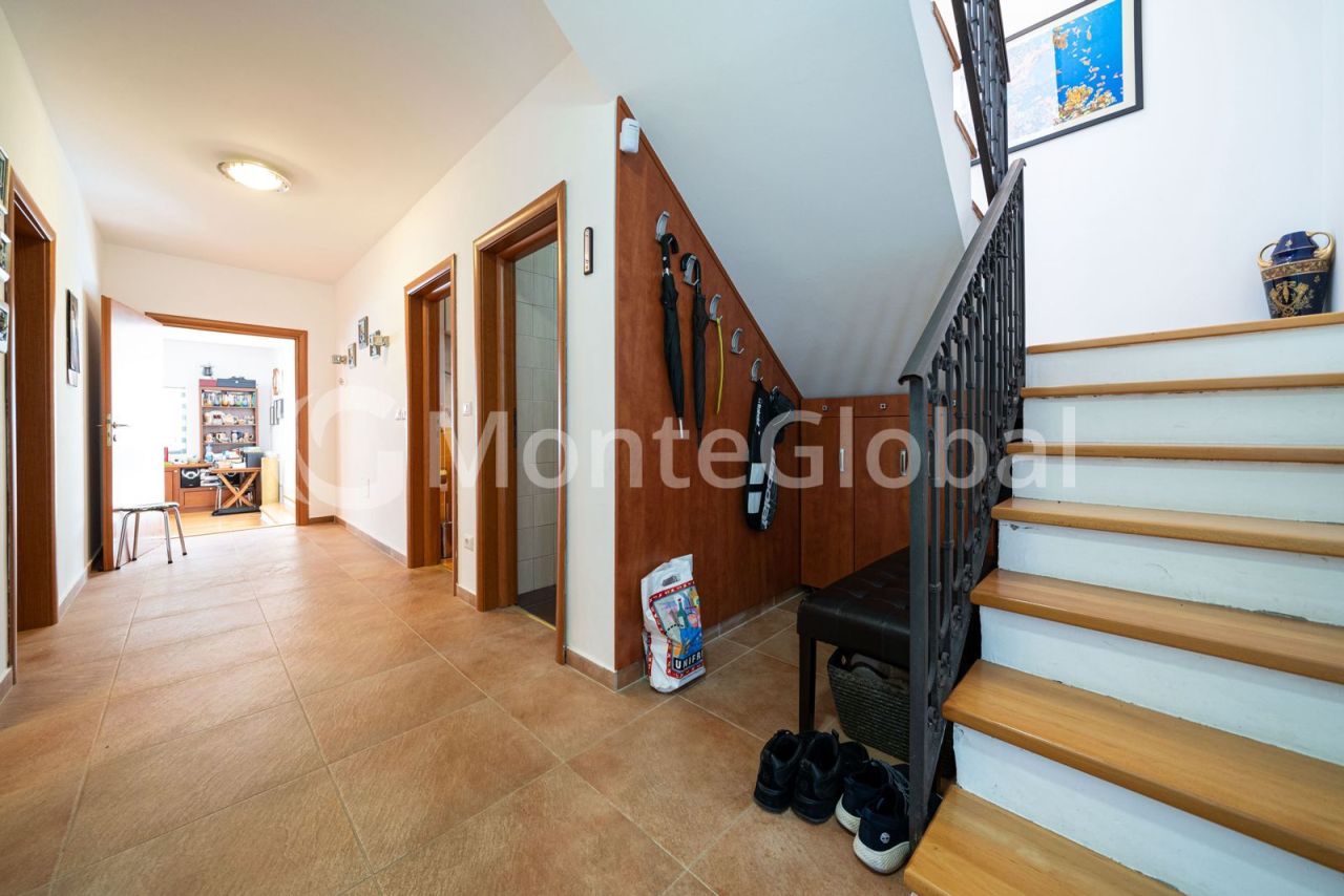 House in Kotor, Montenegro, 380 m² - picture 6