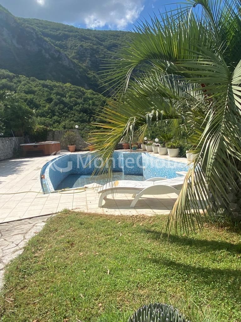 Villa a Kotor, Montenegro, 450 m² - foto 7