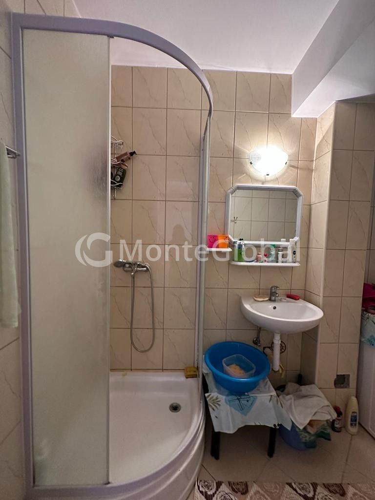 Flat in Igalo, Montenegro, 45 m² - picture 7