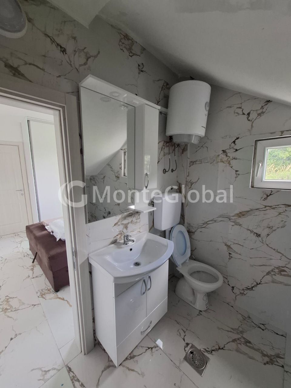 Flat in Bar, Montenegro, 33 m² - picture 7